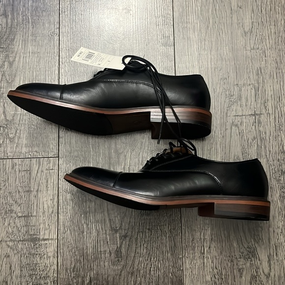 NWT DRESS SHOES - Picture 2 of 4